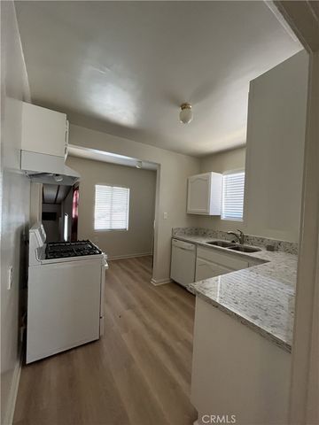 10563 Las Lunitas, Tujunga, CA 91042