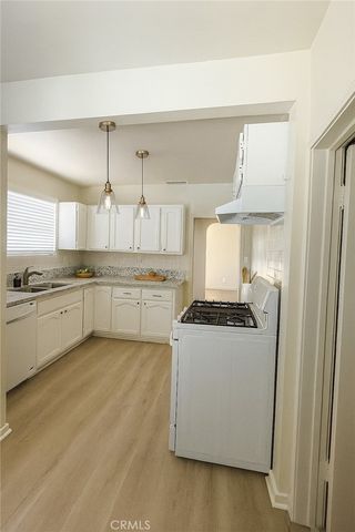 10563 Las Lunitas, Tujunga, CA 91042