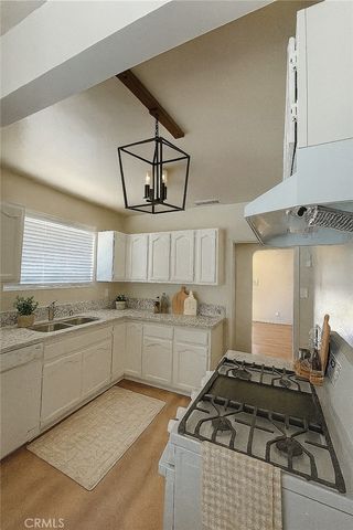 10563 Las Lunitas, Tujunga, CA 91042
