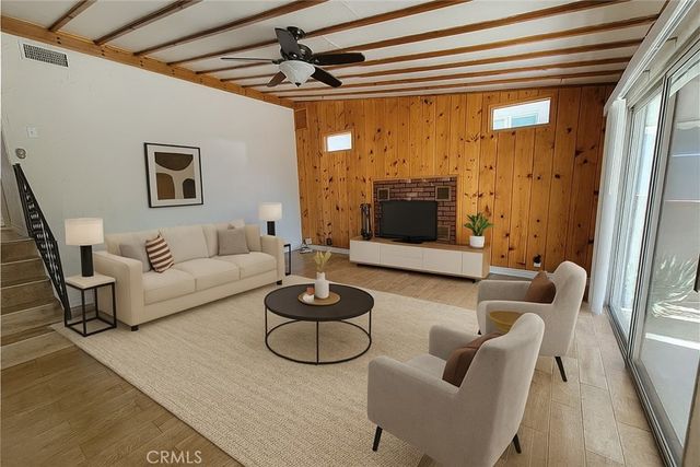 10563 Las Lunitas, Tujunga, CA 91042