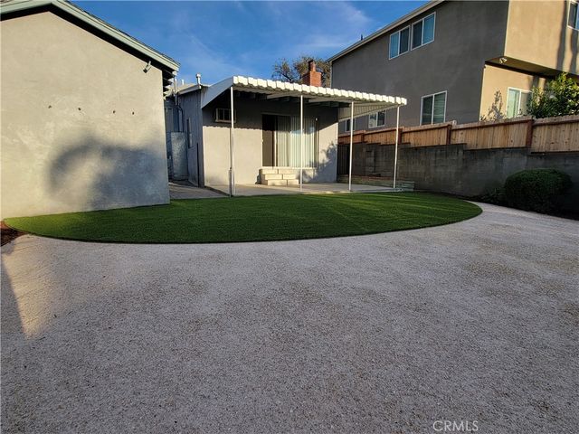 10563 Las Lunitas, Tujunga, CA 91042