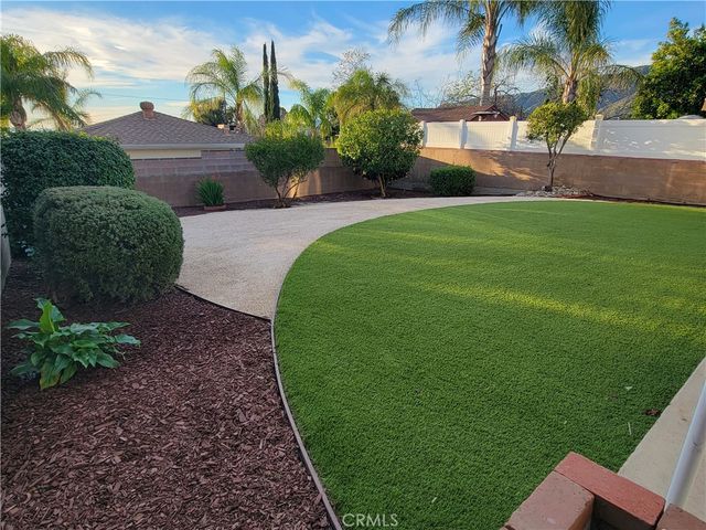 10563 Las Lunitas, Tujunga, CA 91042
