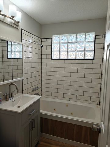 3568 S Downtain, Wichita, KS 67217