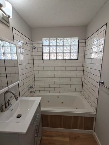 3568 S Downtain, Wichita, KS 67217