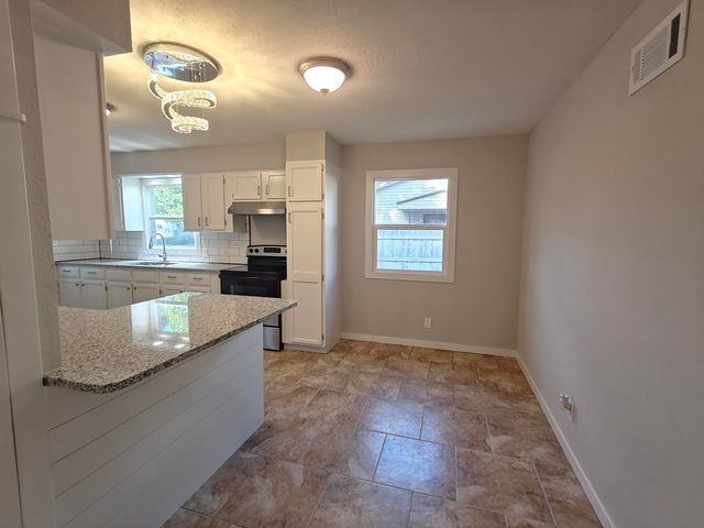 3568 S Downtain, Wichita, KS 67217