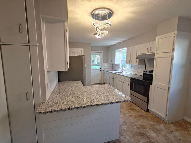 3568 S Downtain, Wichita, KS 67217