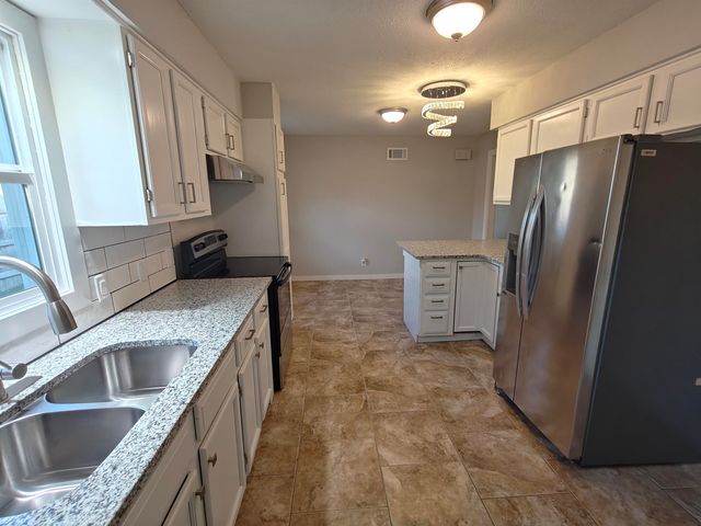 3568 S Downtain, Wichita, KS 67217
