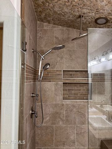 1041 W SARAGOSA Street, Chandler, AZ 85224