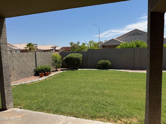 1041 W SARAGOSA Street, Chandler, AZ 85224