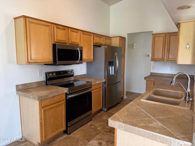 1041 W SARAGOSA Street, Chandler, AZ 85224