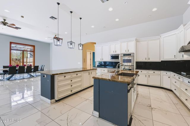 7240 E SWEETWATER Avenue, Scottsdale, AZ 85260