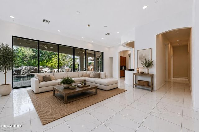 7240 E SWEETWATER Avenue, Scottsdale, AZ 85260
