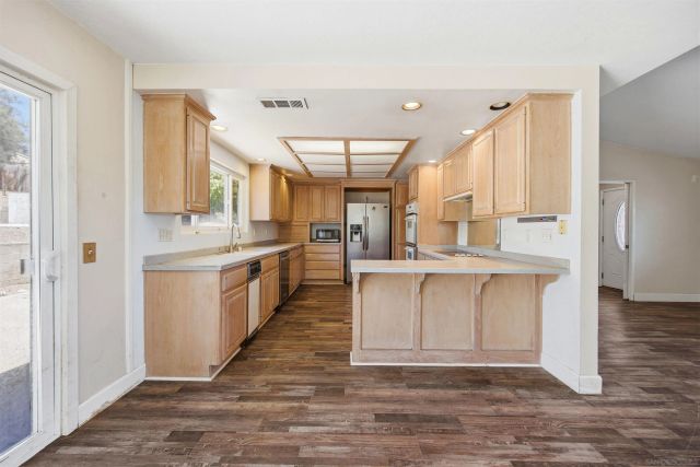 352 Beaumont, Vista, CA 92084