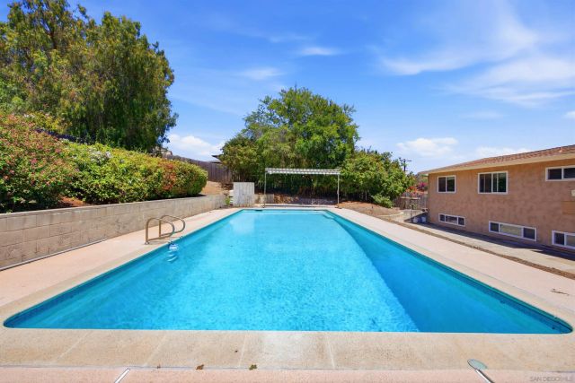 352 Beaumont, Vista, CA 92084