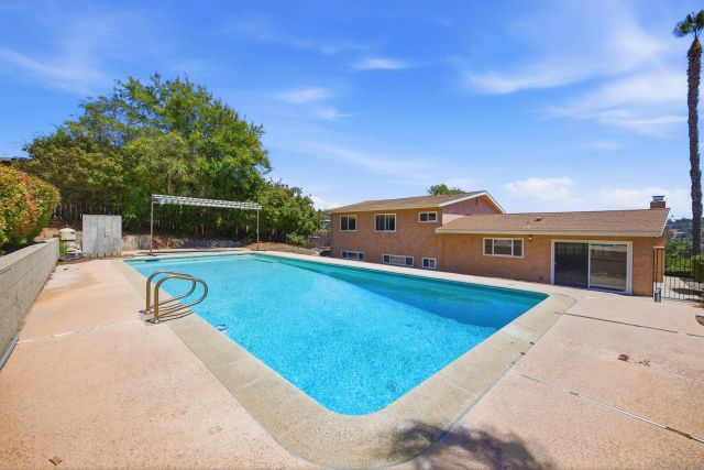 352 Beaumont, Vista, CA 92084