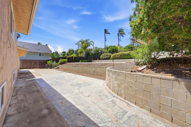 352 Beaumont, Vista, CA 92084