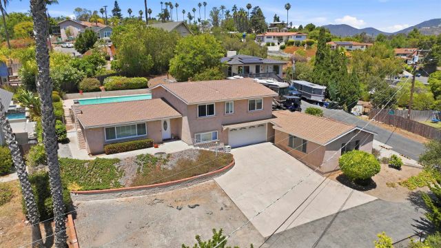352 Beaumont, Vista, CA 92084