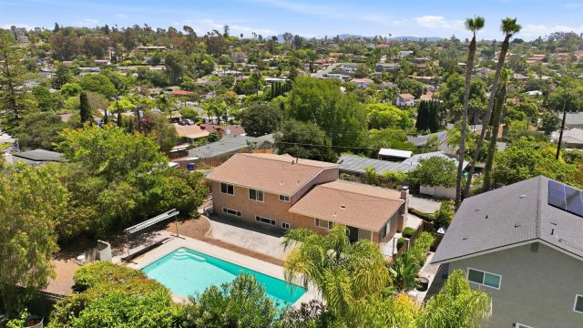 352 Beaumont, Vista, CA 92084