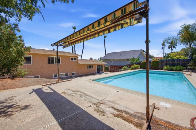 352 Beaumont, Vista, CA 92084