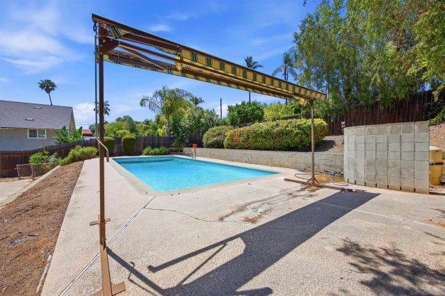 352 Beaumont, Vista, CA 92084