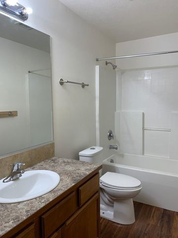 11218-11220 N Waikiki Rd, Spokane, WA 99218