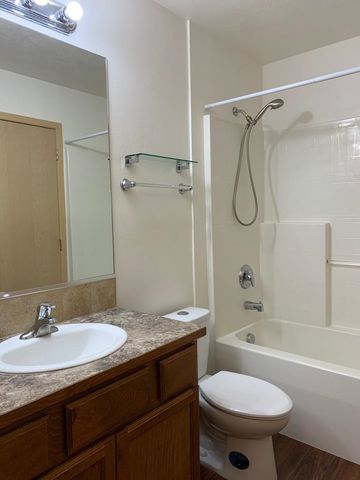 11218-11220 N Waikiki Rd, Spokane, WA 99218