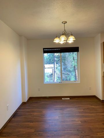 11218-11220 N Waikiki Rd, Spokane, WA 99218