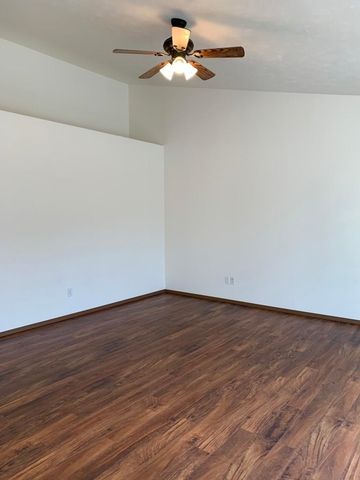 11218-11220 N Waikiki Rd, Spokane, WA 99218