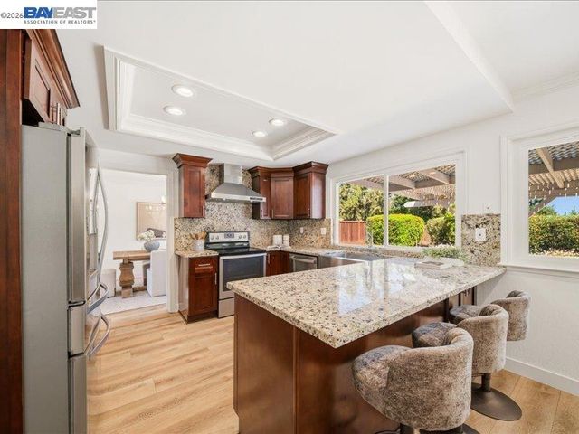 2880 Longspur Way, Pleasanton, CA 94566