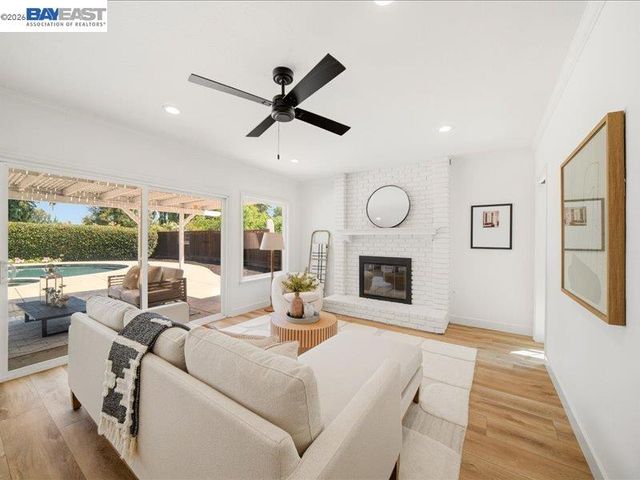 2880 Longspur Way, Pleasanton, CA 94566
