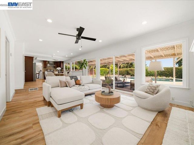 2880 Longspur Way, Pleasanton, CA 94566
