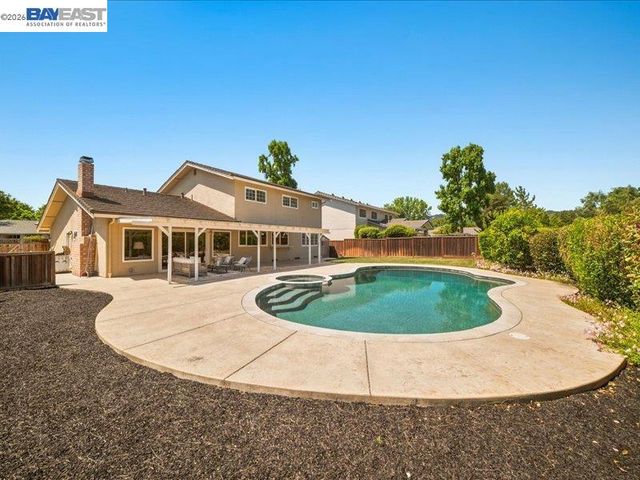 2880 Longspur Way, Pleasanton, CA 94566