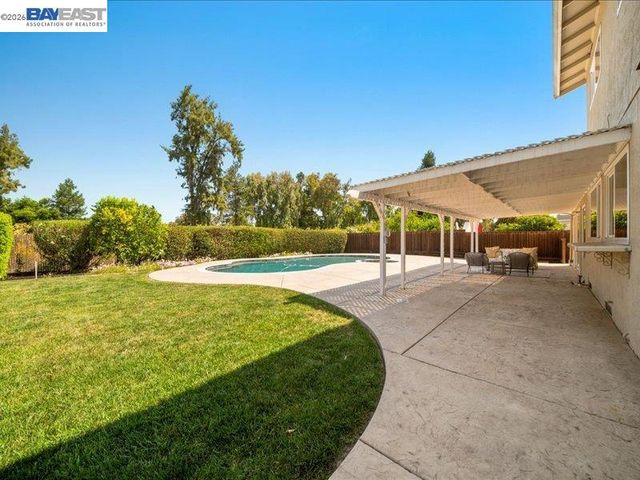 2880 Longspur Way, Pleasanton, CA 94566