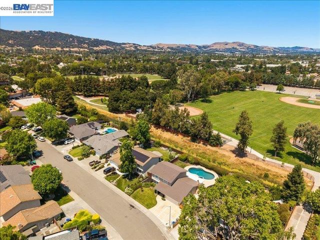 2880 Longspur Way, Pleasanton, CA 94566