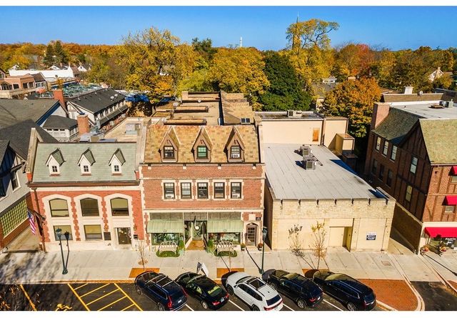 733 Elm Street 302, Winnetka, IL 60093