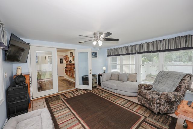 4 Caron Street, Merrimack, NH 03054