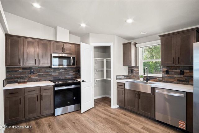 10393 N Kender Lane, Hayden, ID 83835