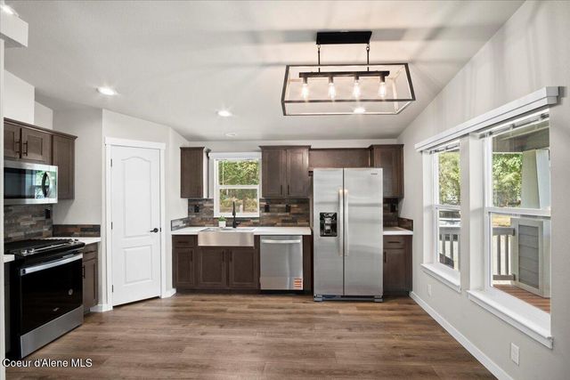 10393 N Kender Lane, Hayden, ID 83835