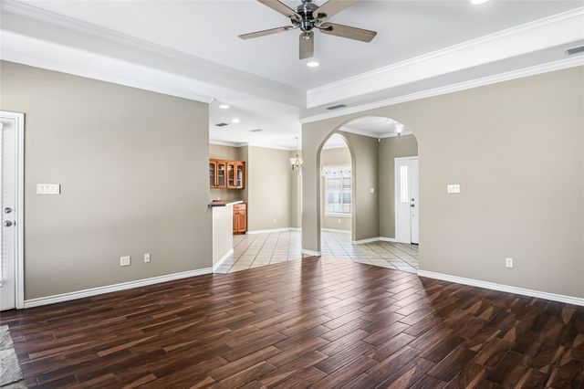 10624 Russell DR Drive, Chandler, TX 75758