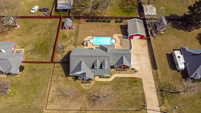 10624 Russell DR Drive, Chandler, TX 75758