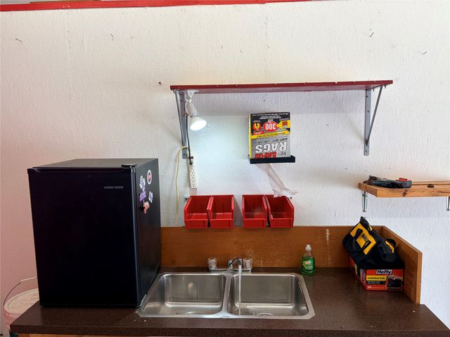 10624 Russell DR Drive, Chandler, TX 75758