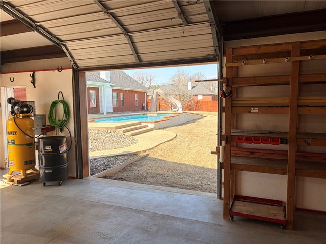 10624 Russell DR Drive, Chandler, TX 75758