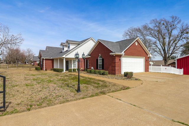 10624 Russell DR Drive, Chandler, TX 75758