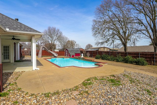 10624 Russell DR Drive, Chandler, TX 75758