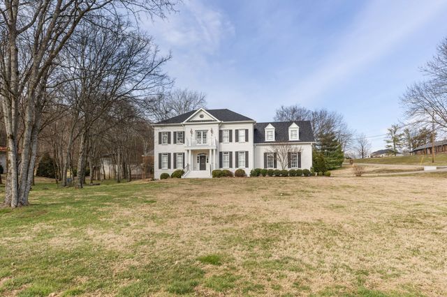 400 Hunt Club Rd, E, Nashville, TN 37221