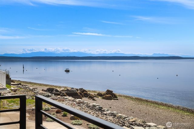 1104 Bayshore Drive, Camano Island, WA 98282