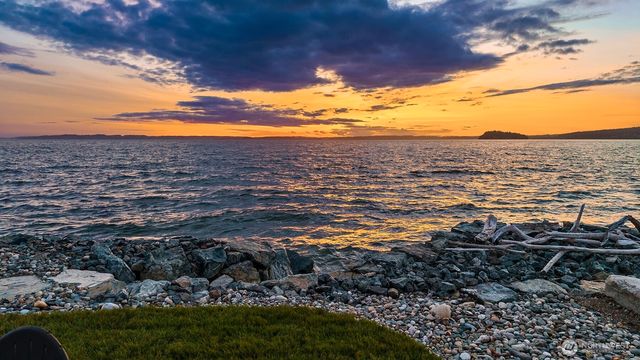 1104 Bayshore Drive, Camano Island, WA 98282