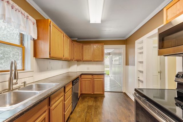 415 E 4th, Newton, KS 67114