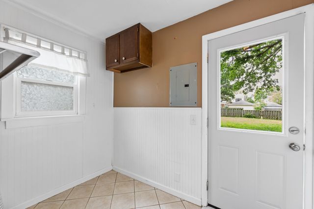 415 E 4th, Newton, KS 67114