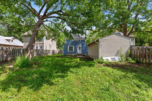 415 E 4th, Newton, KS 67114